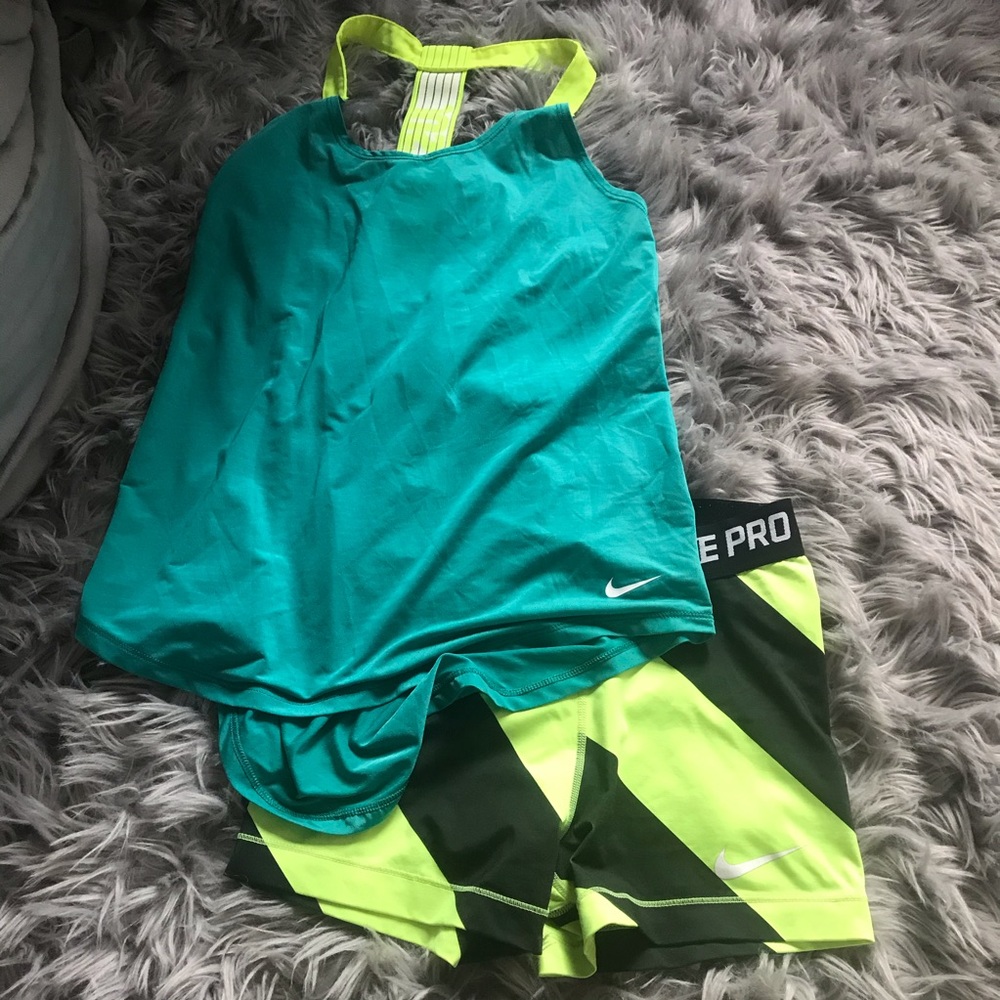 nike bundle: tank top and spandex